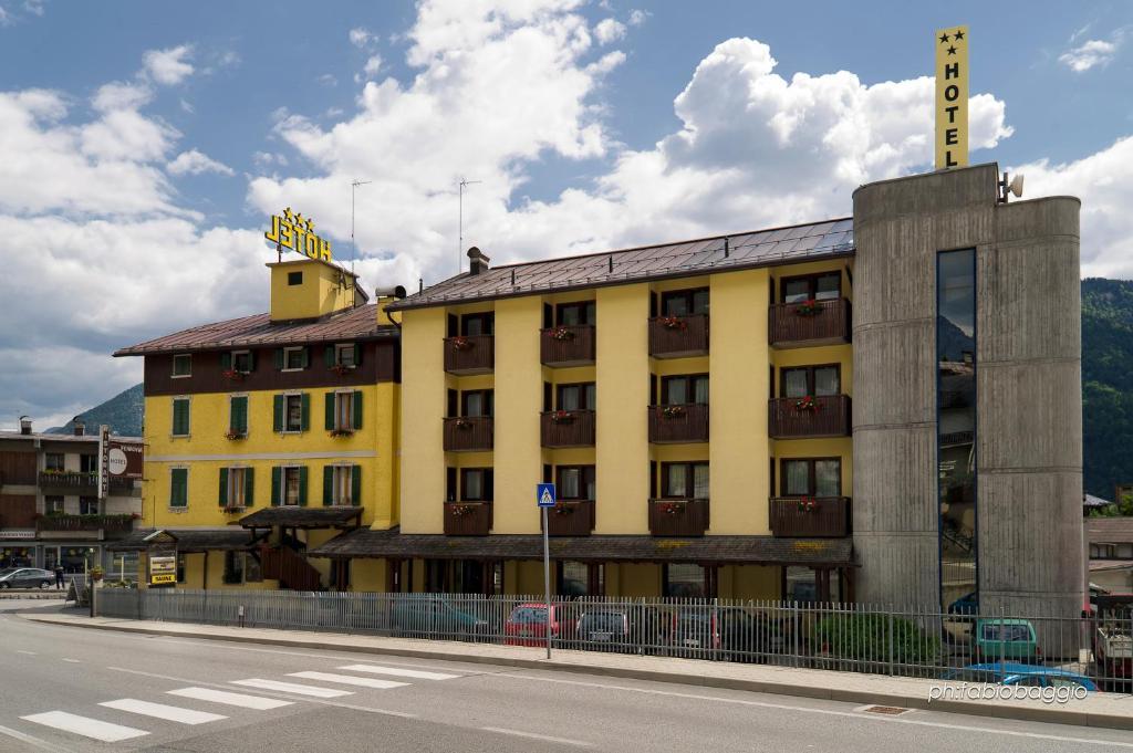 Hotel Ferrovia Calalzo di Cadore Exteriér fotografie